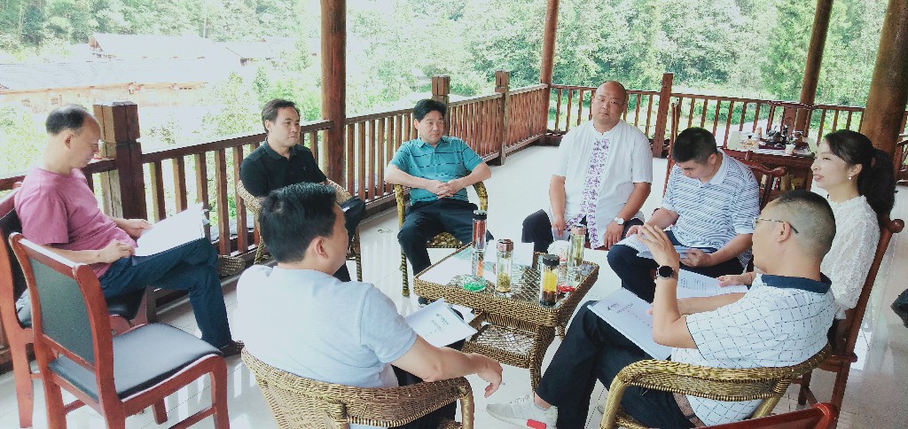 省專家團隊赴鶴峰縣調研郵政惠農合作項目，助力初級農產品上行